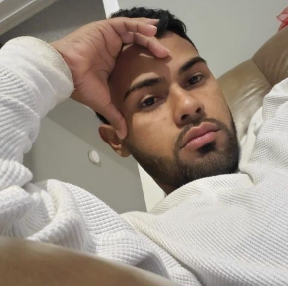 Meet your Posher, Carlos - Picture 1 of 1